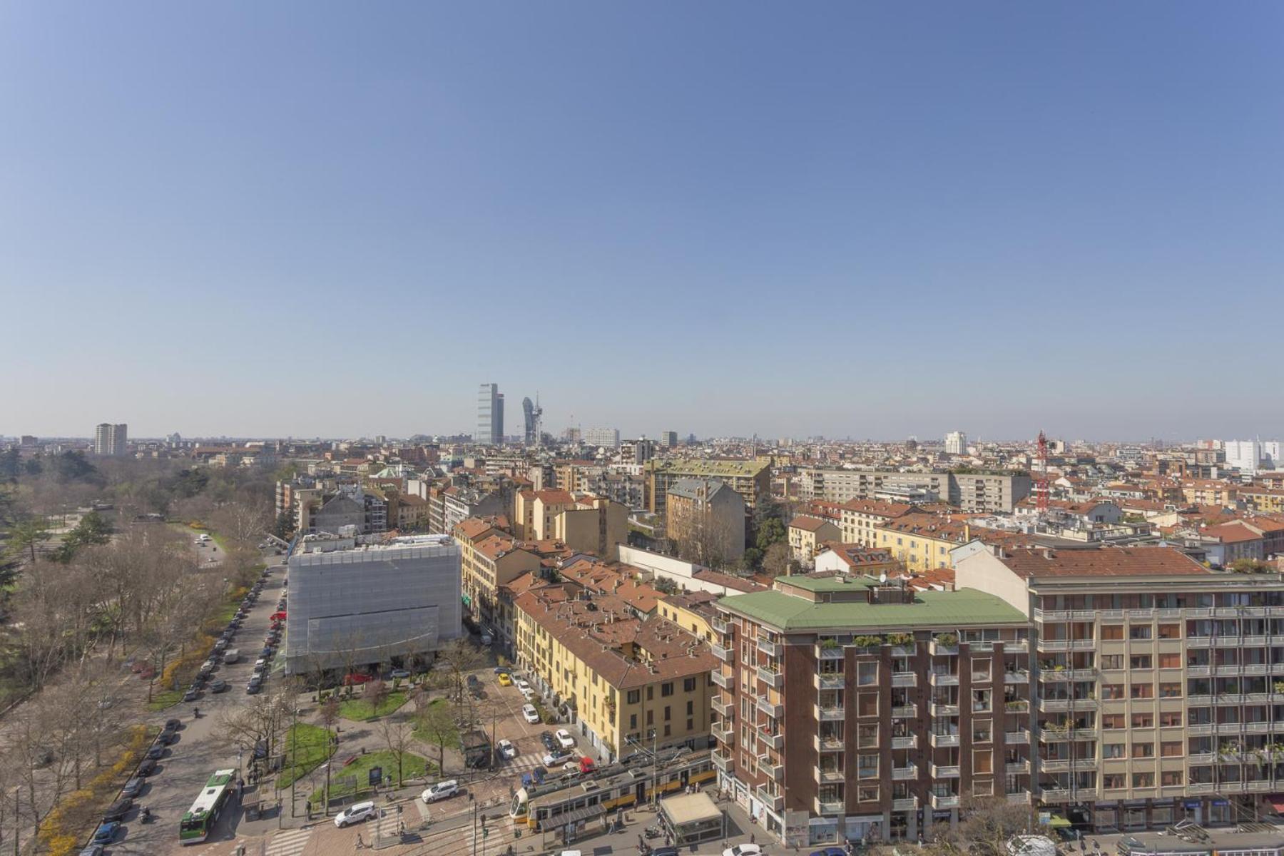 Rentopolis Piazzale Biancamano *